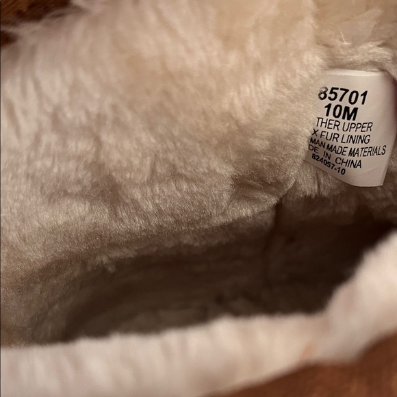 Minnetonka Brown Suede Ankle Boots with Fur Lining - Picture 6 of 7